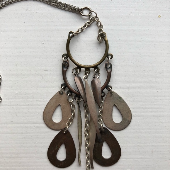 Vintage silver & gray metal dreamcatcher necklace - Picture 2 of 7